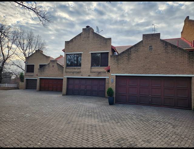 3 BEDROOM TOWNHOUSE FOR SALE IN THREE RIVERS PROPER
